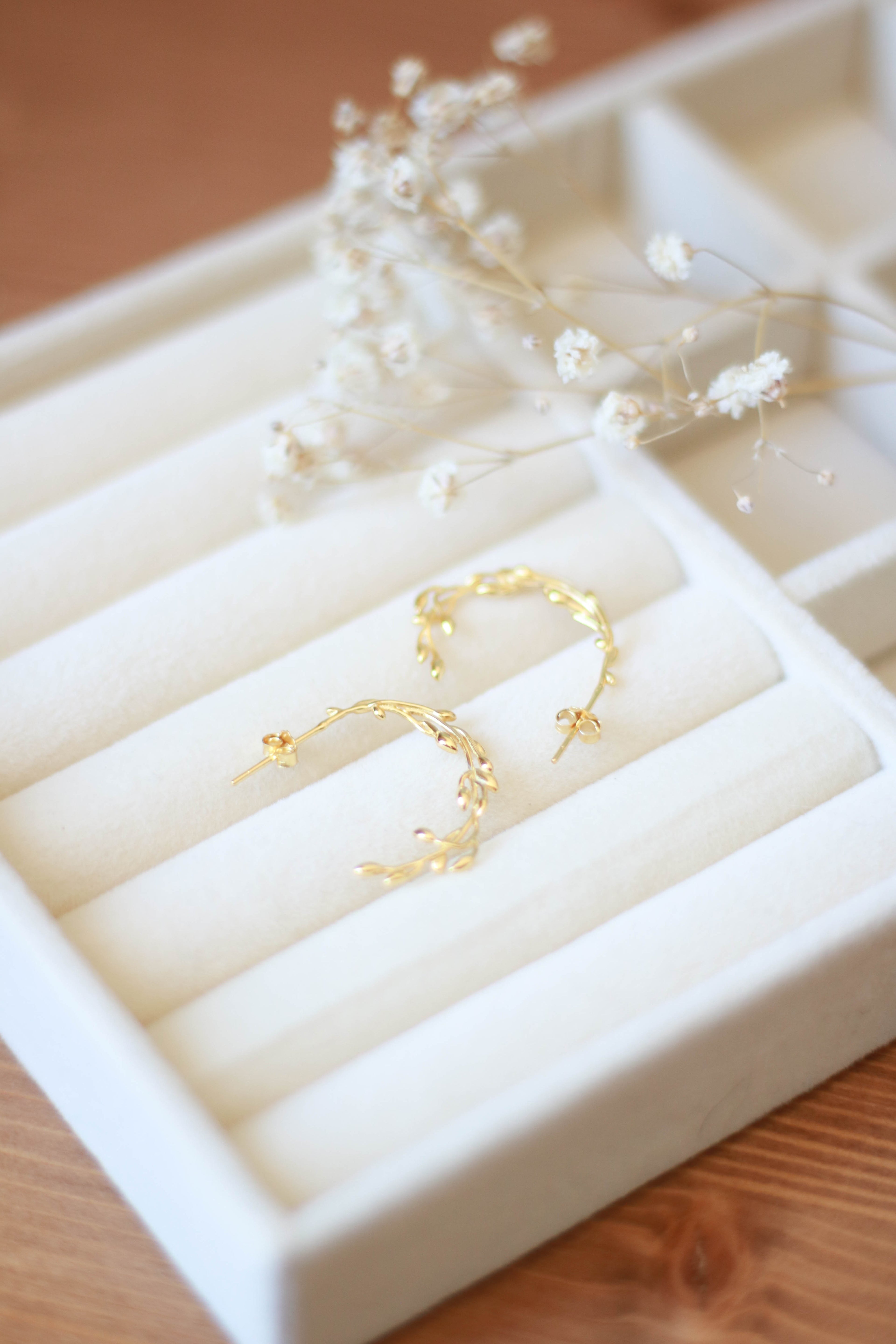 Boucles d’oreilles demi créole dentelle Liv&Ciboulette
