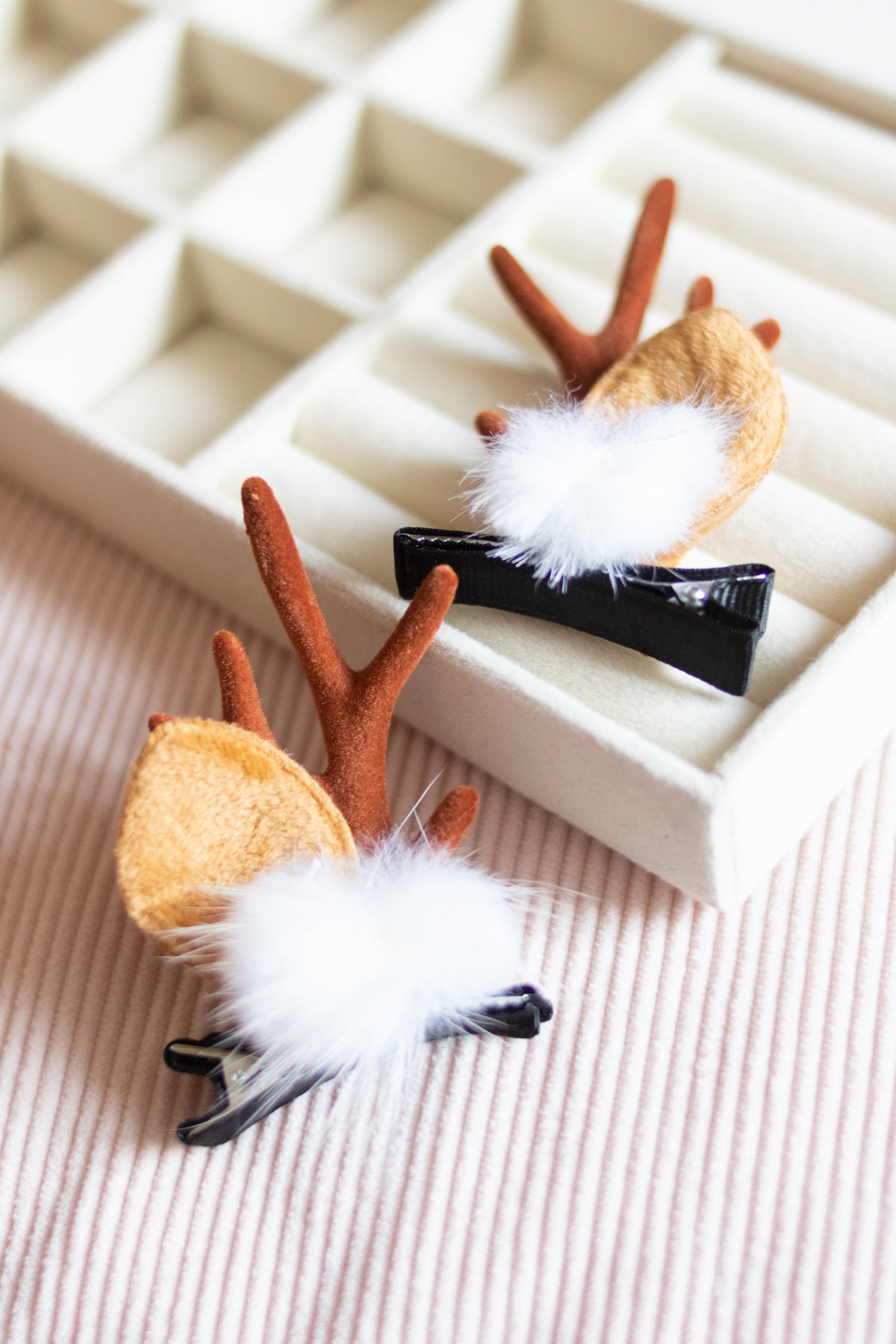 Pinces cerf Pompom blanc