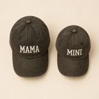 Duo casquettes MAMA & MINI Liv&Ciboulette, fond crème doux